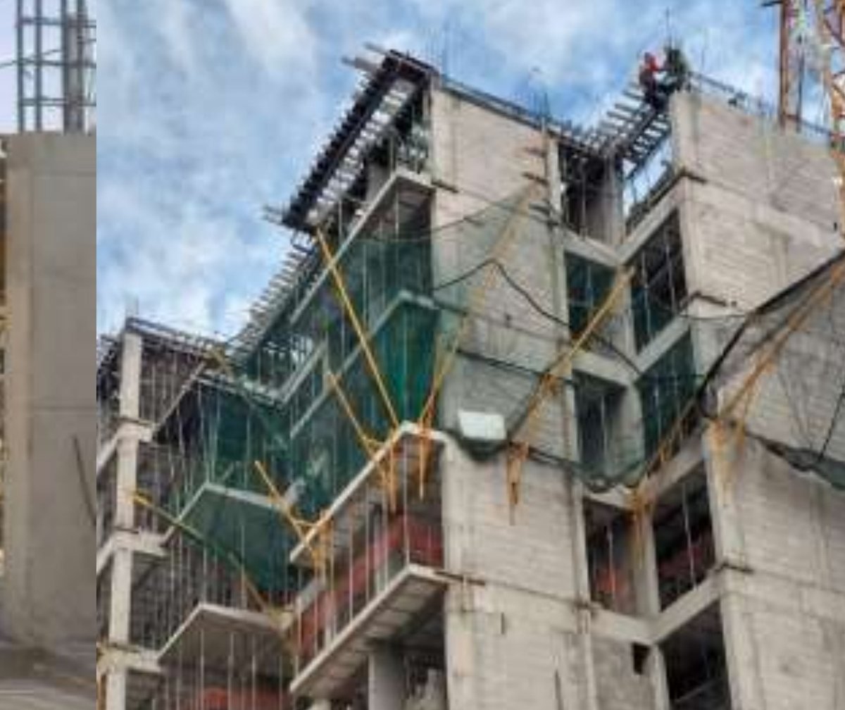 Edificaci&oacute;n de fachada en obra, estructura de concreto